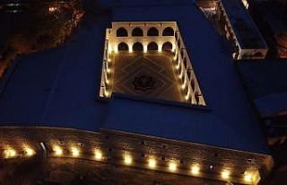 Tarihi Tuz Hanı göz kamaştırıyor