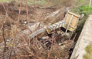 Tarlaya giden traktör şarampole devrildi: 5 yaralı