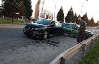 Tavşanlı’da trafik kazası, 3 yaralı