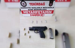Tekirdağ’da şüpheli araçtan silah ve uyuşturucu...