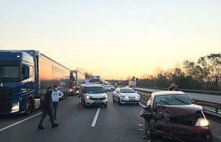 TEM Otoyolu’nda zincirleme kaza: 6 yaralı