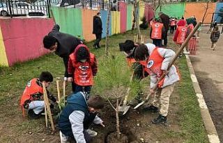 TEMA okullarda ağaç sevgisini aşılıyor