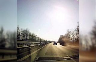 TEM’de seyir halindeki kamyonun lastiği bomba gibi...