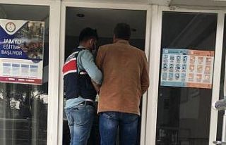 Terör örgütüne üye olma suçundan aranıyordu,...