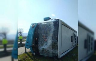 Test sürüşü yapılan otobüs yoldan çıkarak...