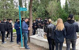 Tevfik Lav mezarı başında anıldı