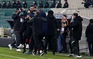 TFF 1. Lig: Bursaspor: 1 - Altay: 3