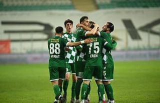 TFF 1. Lig: Bursaspor: 1 - İstanbulspor: 2