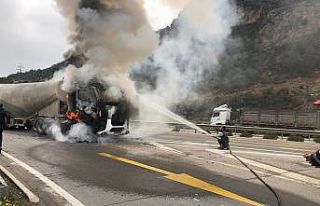Tır şoförü canını son anda alevlerden kurtardı