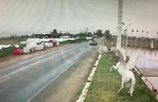 Tire’de otomobil motosiklete çarptı: 1 yaralı