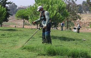 Toroslar’da park ve yeşil alanlar bakımdan geçiriliyor