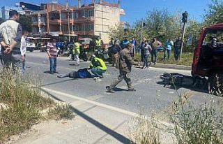 Trafik kazasında yaralanan motosiklet sürücüsü...