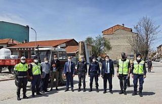 Traktör kullanıcılarına ücretsiz tepe lambası...
