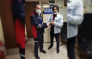 Tramvayda unutulan içi dolar dolu cüzdan sahibine...