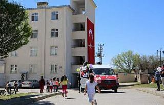 Tunceli’de çocukların bayramı şenlik aracı...