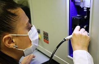 Türk mühendisler koronavirüse karşı etkili akrilik...