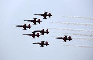 Türk Yıldızları’ndan İskenderun’da selamlama...