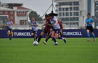 Turkcell Kadın Futbol Ligi’nde yarı finalistler...