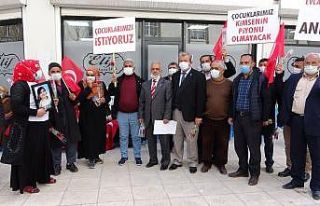 Türkiye Kamu-Sen’den evlatları dağa kaçırılan...