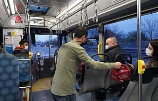 Tuzla Belediyesi, iftar saatinde yollarda olan İstanbulluları...