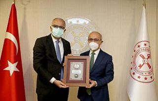 TVF Başkanı Mehmet Akif Üstündağ’dan Bakan...