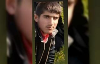 Uçkun toplarken dengesini kaybeden genç vefat etti