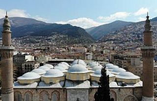 Ulu Cami’ye Ramazan mahyası asıldı