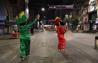 Ümraniyeliler, Hacivat ve Karagöz ile sahura kalkıyor