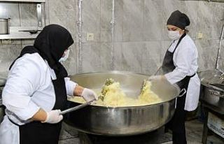 Ünye Belediyesi’nden 3 bin kişilik iftar yemeği