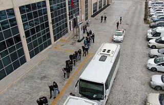 Uşak’ta uyuşturucu satıcılarına ağır darbe;...