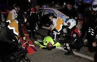 Uygulamadan kaçan otomobili kovalayan polis aracı...