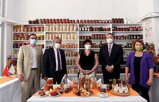 Uysal, Slovakyalı Belediye Başkanına Antalyaspor...