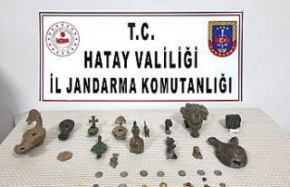 Uyuşturucu aranan araçtan tarihi eser çıktı