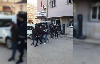 Uyuşturucu satıcıları kıskıvrak yakalandı