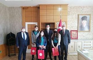 Uzaktan eğitim sorununu tablet ile giderdiler