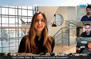 Uzman girişimciler Coffee Talks etkinliğinde bir...