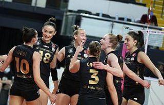 VakıfBank, Sultanlar Ligi’nde finalde