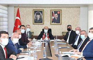 Vali Demirtaş, ilçe belediye başkanları ile bir...