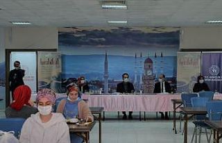 Vali Şentürk, öğrencilerle iftar yaptı