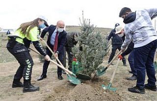Vali Varol, Polis Haftası nedeniyle polislerle birlikte...