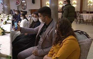 Vali Yerlikaya, Ümraniye’de 12 Roman çiftin nikah...