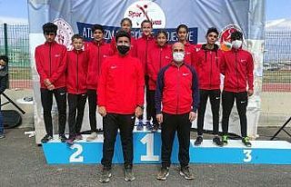 Van Büyükşehir Belediyesi sporcularından büyük...