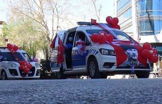 Van polisinden 23 Nisan korteji