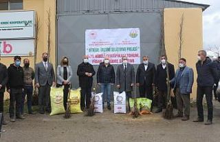 Van’da sertifikalı tohum, fidan ve gübre dağıtımı