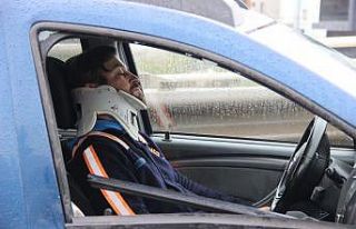 Yağmur yağınca köprü üstünde 6 araç birbirine...