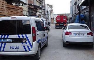 Yangında onlarca mobilya takımı zarar gördü