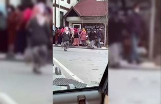 Yardım dağıtımı izdihama dönüştü, salgın...