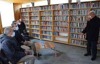 Yarım asırdır kitap okuyor