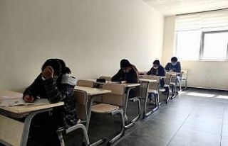 YEGEM’de bursluluk sınavı yapıldı
