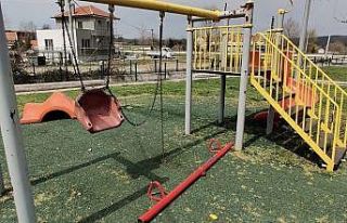 Yenice’de çocuk parkına çirkin saldırı